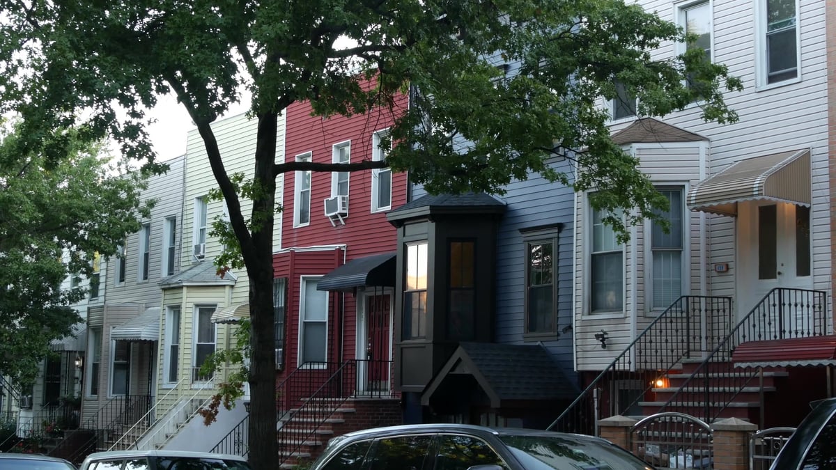 Philadelphia rowhomes — evaluating rent versus buy near Drexel University