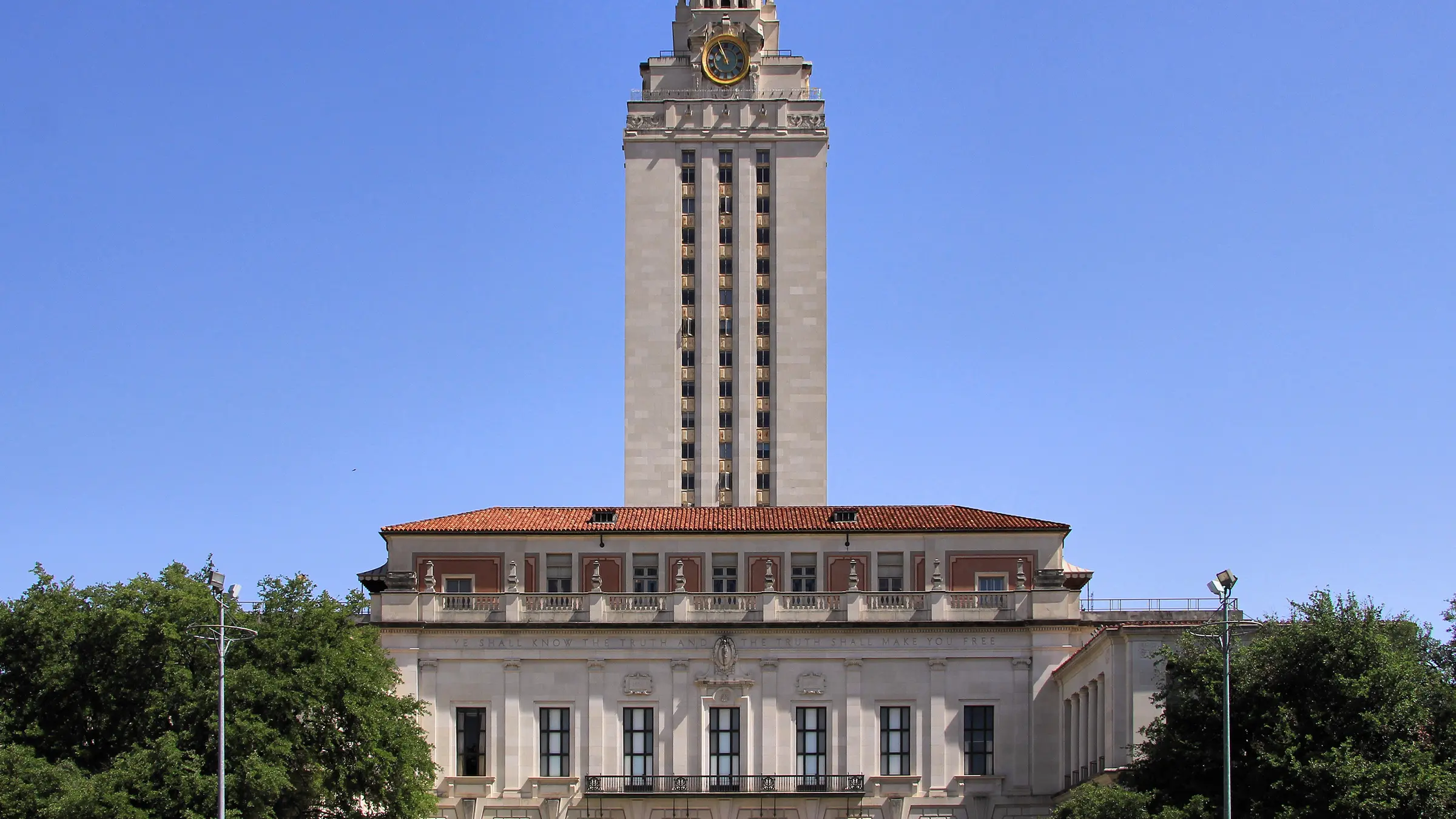 Main Building and tower at the University of Texas at Austin